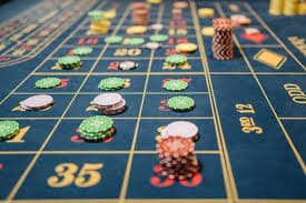 Antarmuka permainan kartu live di webet188 dengan dealer profesional